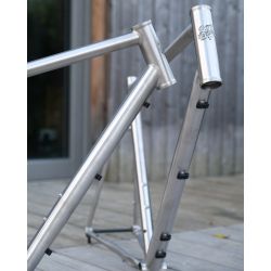 Acompte Précommande // Kit Cadre 2-11Cycles MR4 Ti (Série Limitée)